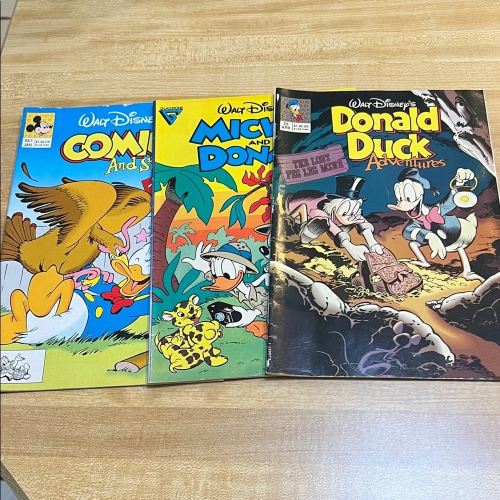 # 0923** 3 Set Of Disney Comic Book Collection